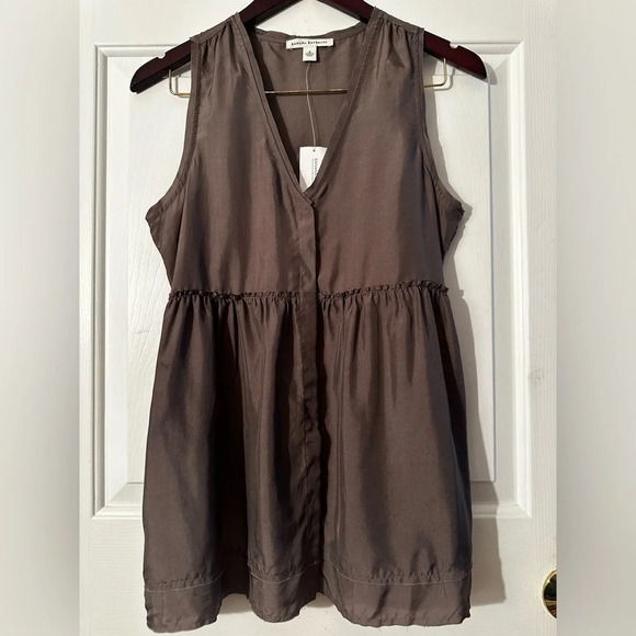 NWT BANANA REPUBLIC 100% Silk Tank Tunic Buttons Pockets Smoky Mocha SMALL Layer - Picture 1 of 12